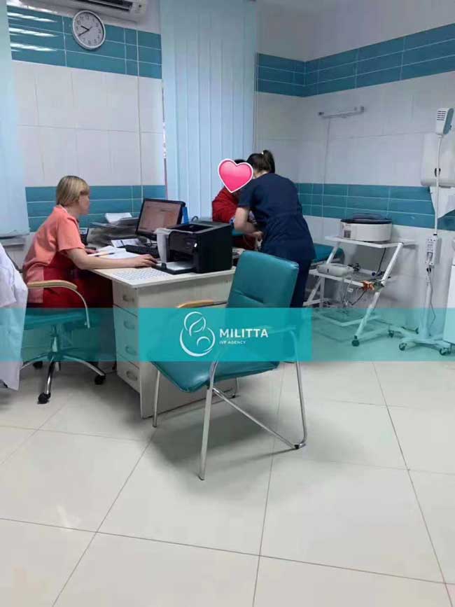 自卵助孕夫妻在乌克兰mc医院信心满满地开始取精促排