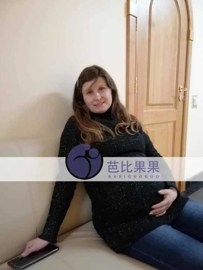 乌克兰试管孕妈到妇科医院做了孕检