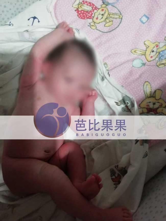 乌克兰保姆阿姨照顾试管宝宝